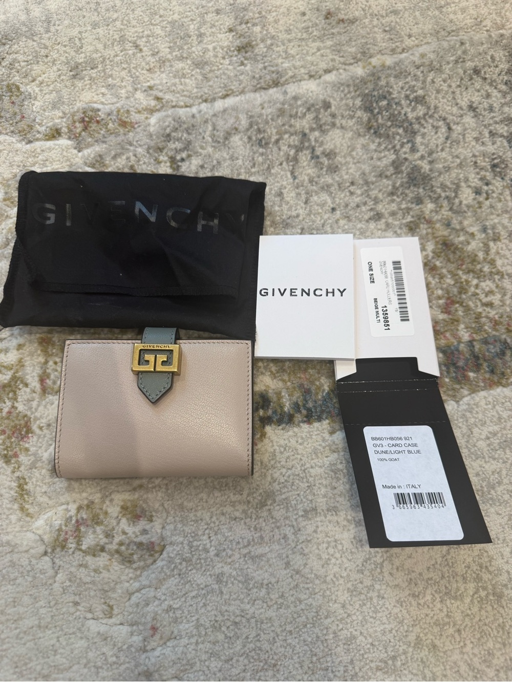 NWT Givenchy GV3 card holder Wallet GOAT leather dune/light blue. Made in Italy